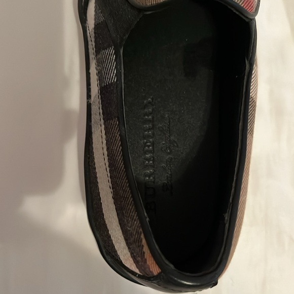 Woman Burberry Vans only worn once - Picture 4 of 5